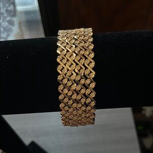 Elegant Gold Bracelet